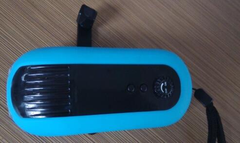 DYNAMO LED TORCH WITH MOBILE PHONE CHARGER(图3) DYNAMO LED TORCH WITH MOBILE PHONE CHARGER(图3)